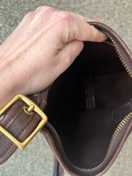 Vintage Janice Coach Brown Leather Crossbody Bag with bronze hardware made in DR - Picture 14 of 15